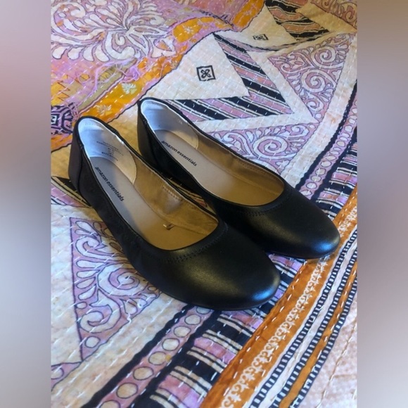 Amazon Essentials Shoes - Simple Black Belice Ballet Flat!